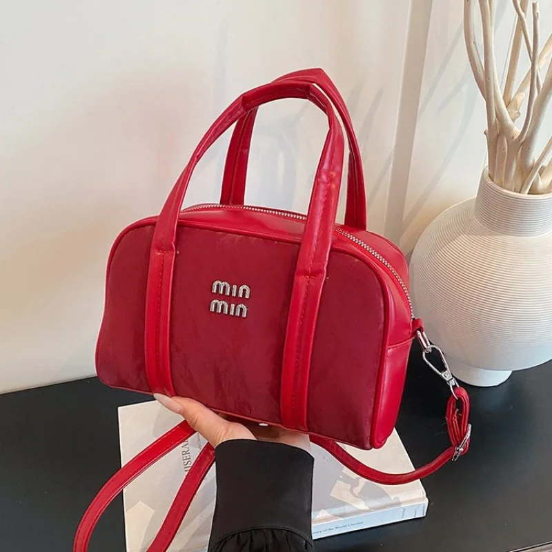 

Женская сумка-мессенджер из искусственной кожи с клапаном, классический дизайн, идеально подходящая для поездок на работу и офисе