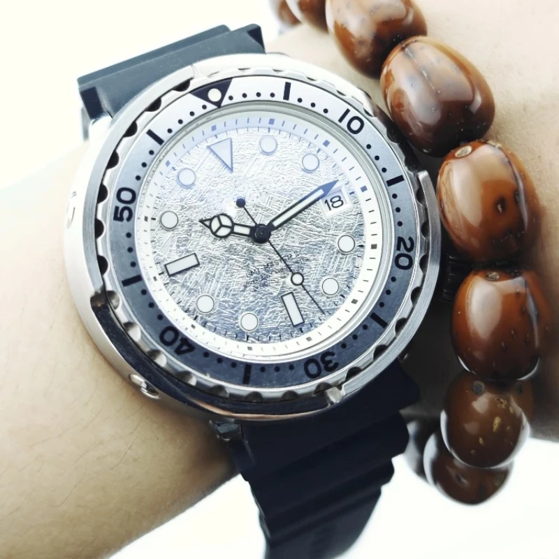 47 мм NH35 Механизм Ночник Водонепроницаемый S Прецизионная сталь Толщина 18 мм Корпус Полностью автоматические механические часы Новый стиль