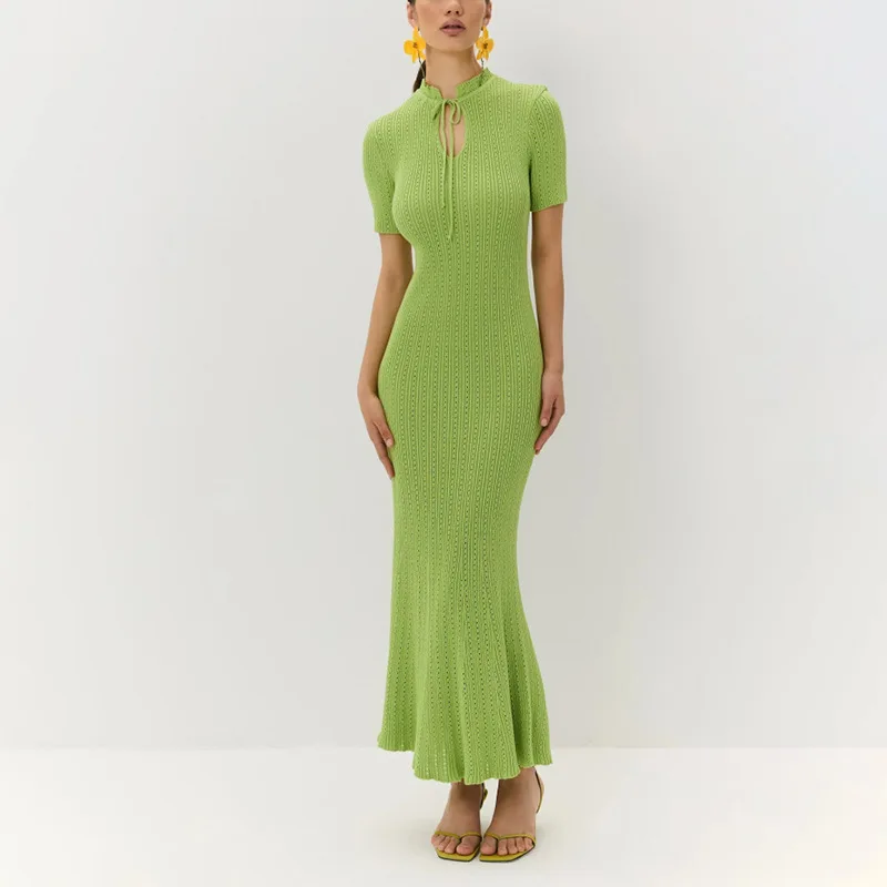 Elegantes Kleid im französischen Stil für Damen, modisch, ausgeschnitten, Rundhalsausschnitt, kurze Ärmel, hüftbedeckendes, figurbetontes, langes Strickkleid