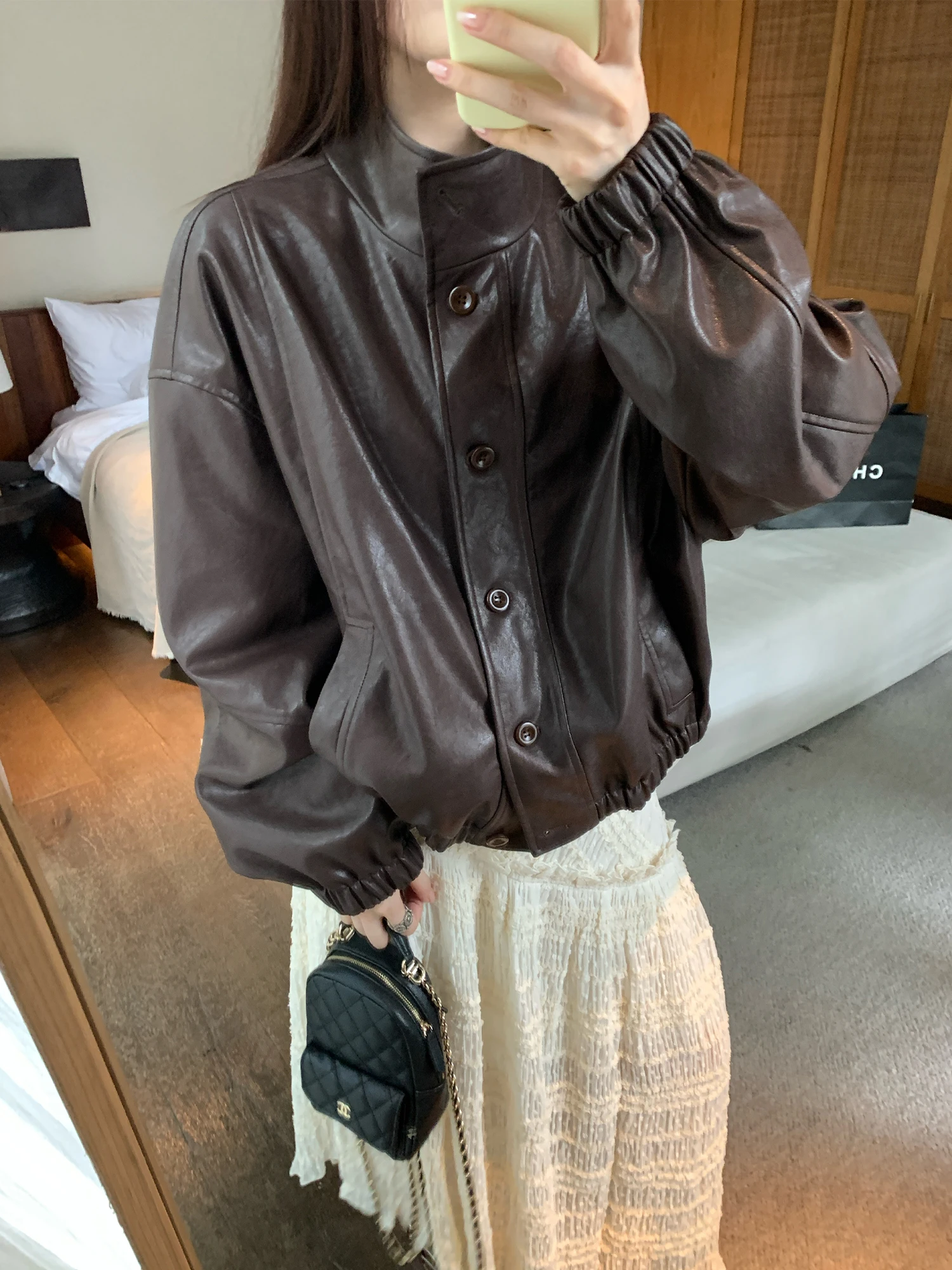 ファッショナブルなPUレザー製ジャケット、大きいサイズ、スタンドカラー、スリムフィット、レディースアウター、秋シーズン、スリムプラスサイズコート