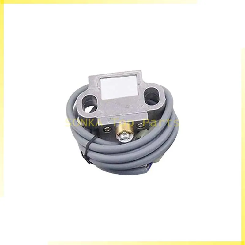 

203-06-5621 203065621 D4C-9093 D4C9093 TRAVELING PRESSURE SWITCH FOR KOMATSU EXCAVATOR PC200-6