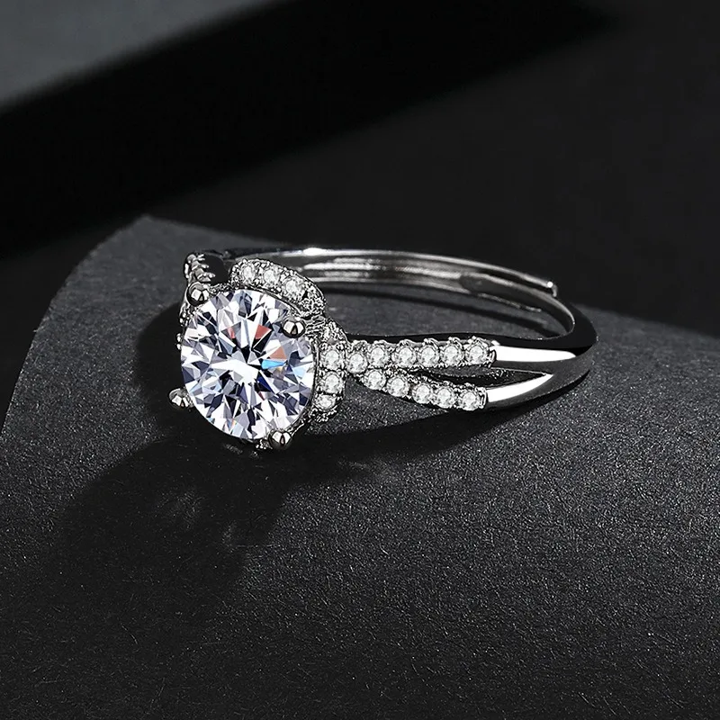 Japonia i Korea Południowa - popularny pierścionek damski z mikro-inkrustacją diamentami, skręcony, z motywem kwiatu śliwy, prosty i uroczy.