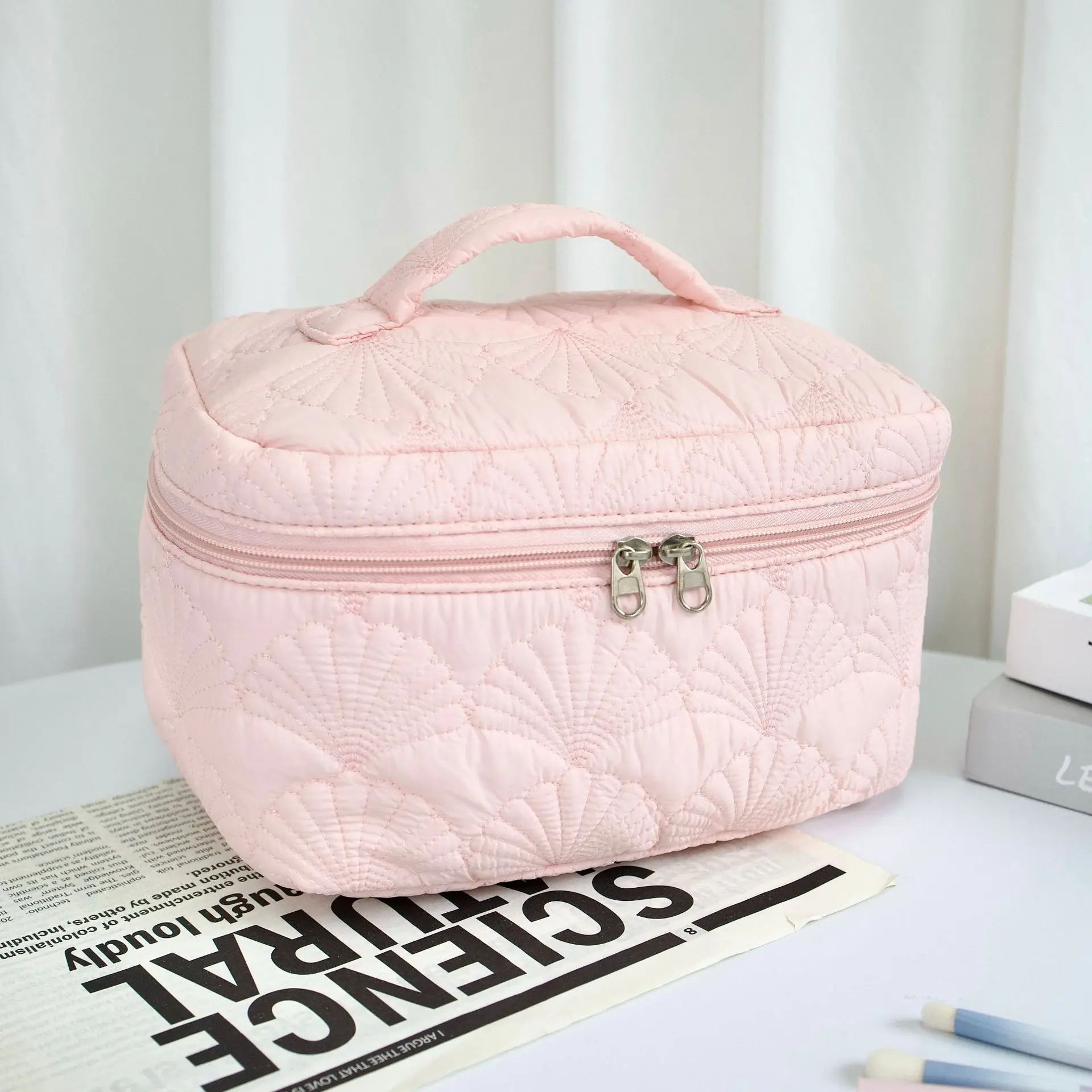 Simple Women's Makeup Bag Chic Embroidered Pouch Leisure Travel Cosmetic Storage Bags Toiletries Square Handbags Trend
