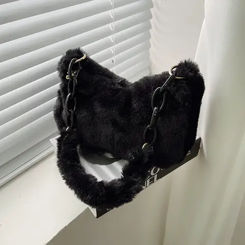 Women Winter Plush Shoulder Bag Casual Chain Small Underarm Pouch Vintage Designer Luxury Handbags Retro Fluffy Soft Armpit Bag