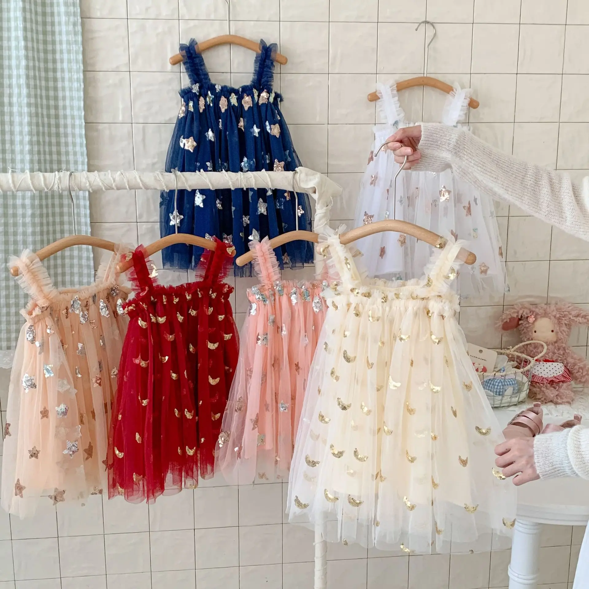 Children Dress Summer Suspender Girls Dress Sequin Embroidered Gauze Dresses Sleeveless Children's Princess Dress Clothes 1-6Y