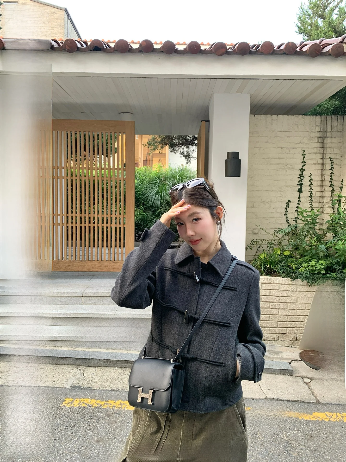 

Ranwear Woolen Single-breasted Coat with Horn Buttons Small Collar Regular Fit Faionable Winter Outerwear for Young Women