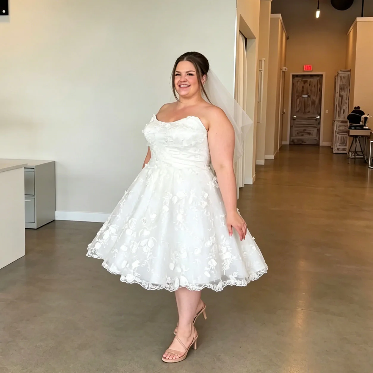 Plus Size Short Wedding Dress Strapless 3D Floral Lace Appliques Tea Length Bridal Gown White Tulle Robe De Mariée Customized