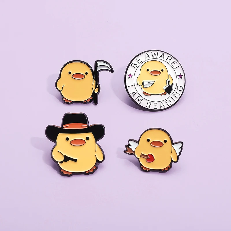 Alfileres esmaltados de patito amarillo, broche divertido de Animal de pato, Collar, solapa, insignia para mochila, accesorios, regalo de joyería para amigos, venta al por mayor