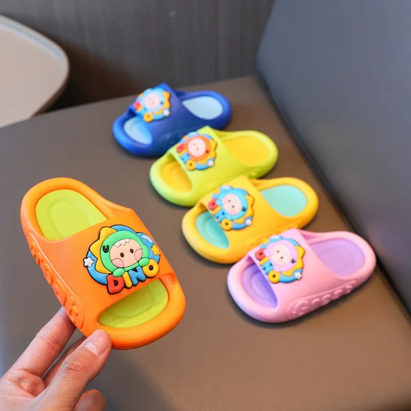 Pantofole carine per bambini scarpe estive per ragazzi infradito per cartoni animati antiscivolo per interni pantofole da bagno per bambini per