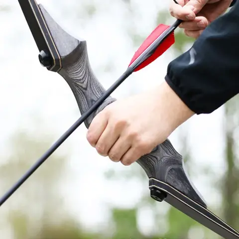 60 นิ้ว LongBow 25-60lbs Recurve Bow ขวามือยิงธนูการล่าสัตว์ Takedown แยกโบว์ไม้ Riser ไม้ไผ่ลามิเนตแขนขา