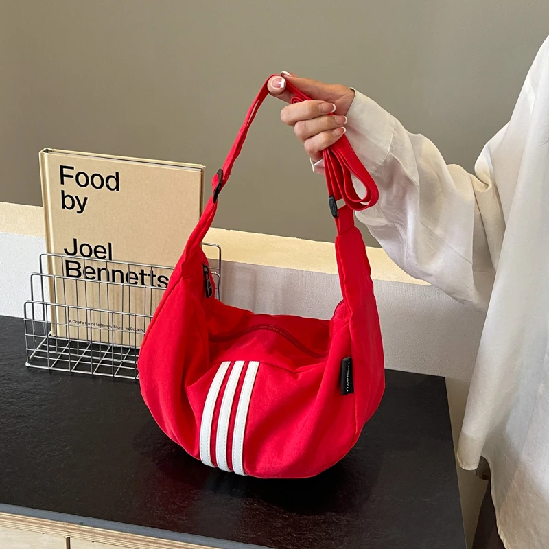 Bag 2024 New Women\'s Shoulder Bag Nylon Cloth Bag Simple Lightweight Small Body Bag College Class Backpack Casual Mother Bag