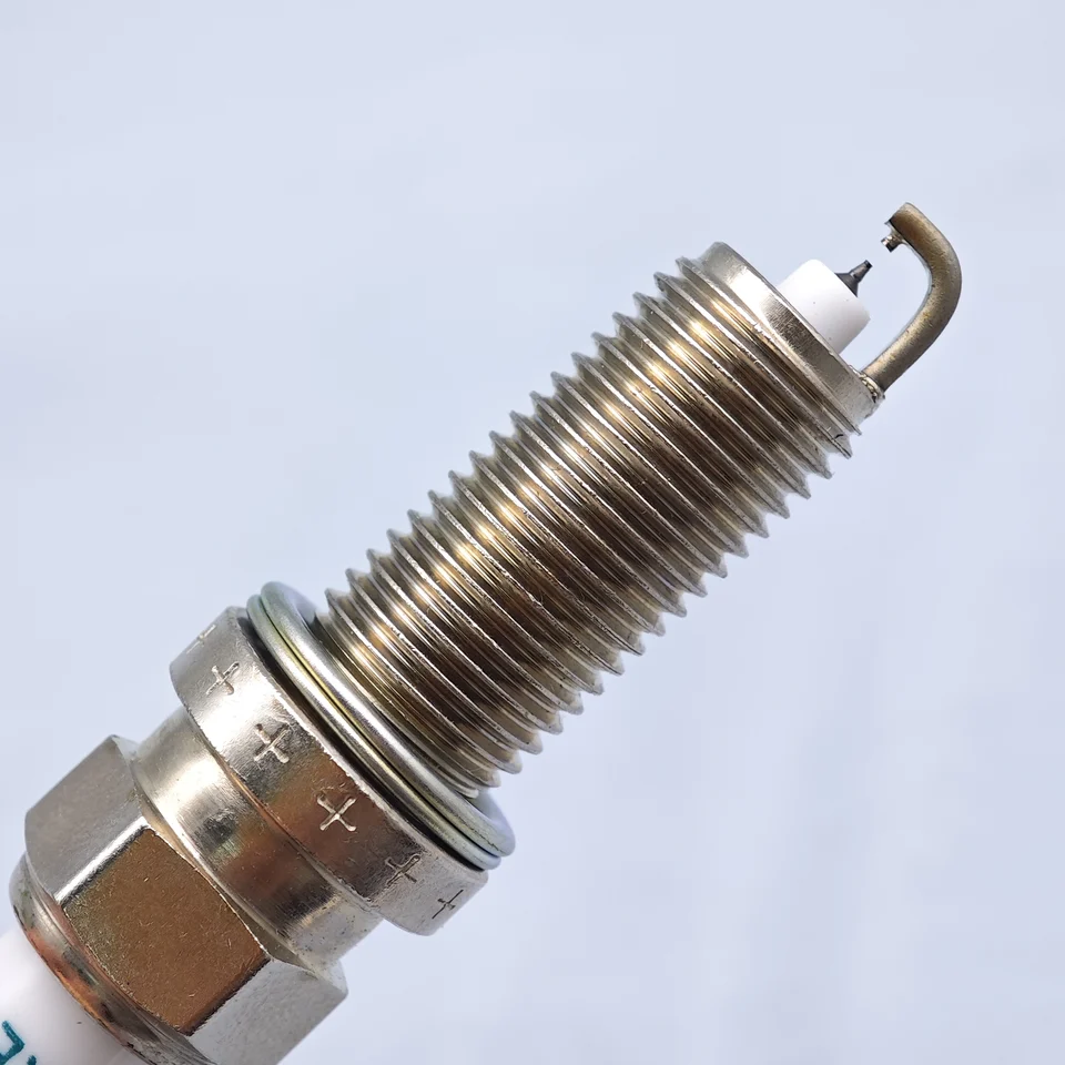 DENSO Iridium Spark Plug IXEH20TT 4711 Replace For SC16HR11, VCH16
