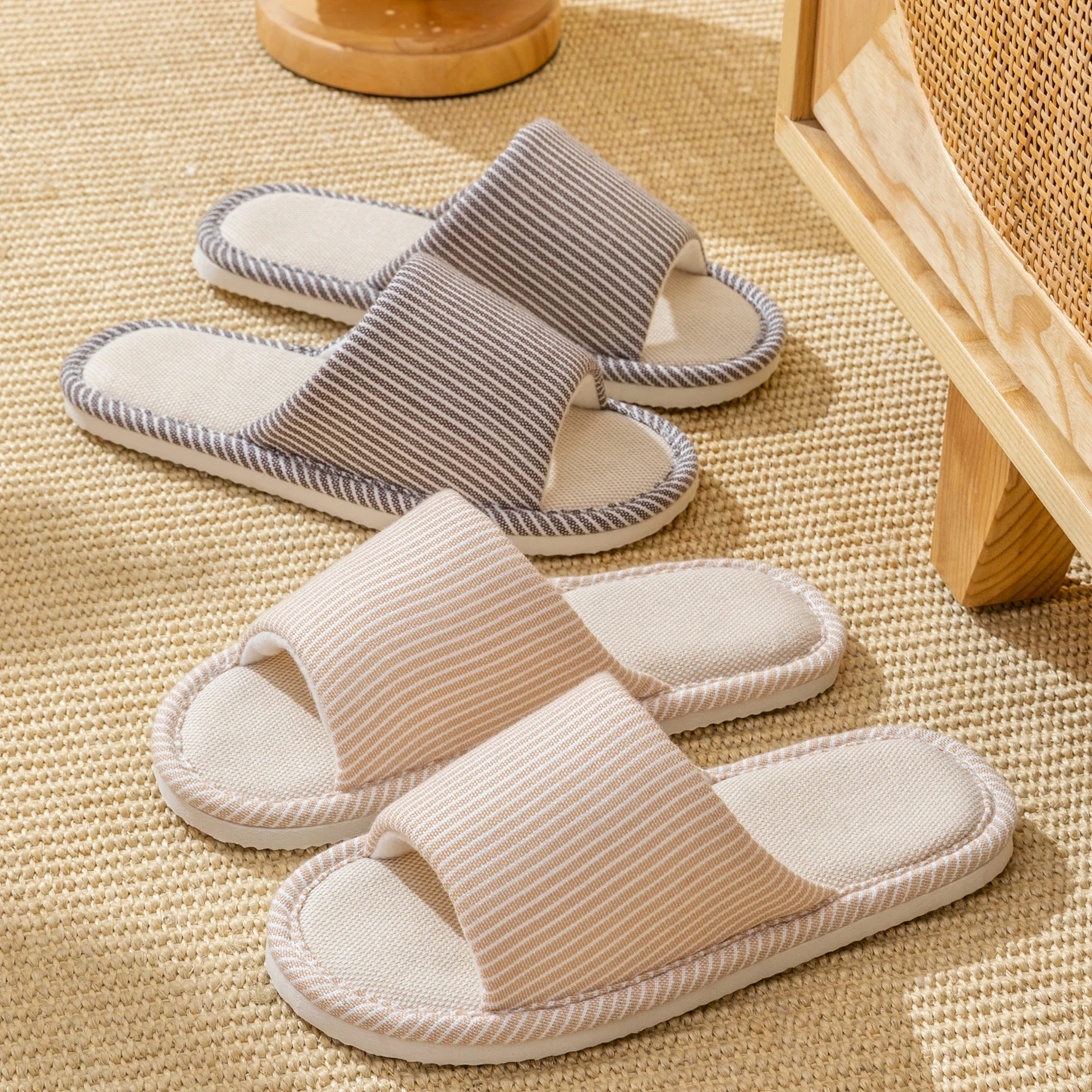 Japanese-Style Striped Women's Slippers Slip-On Slippers Breathable Indoor House Shoes Open-Toe Comfort for All Seasons