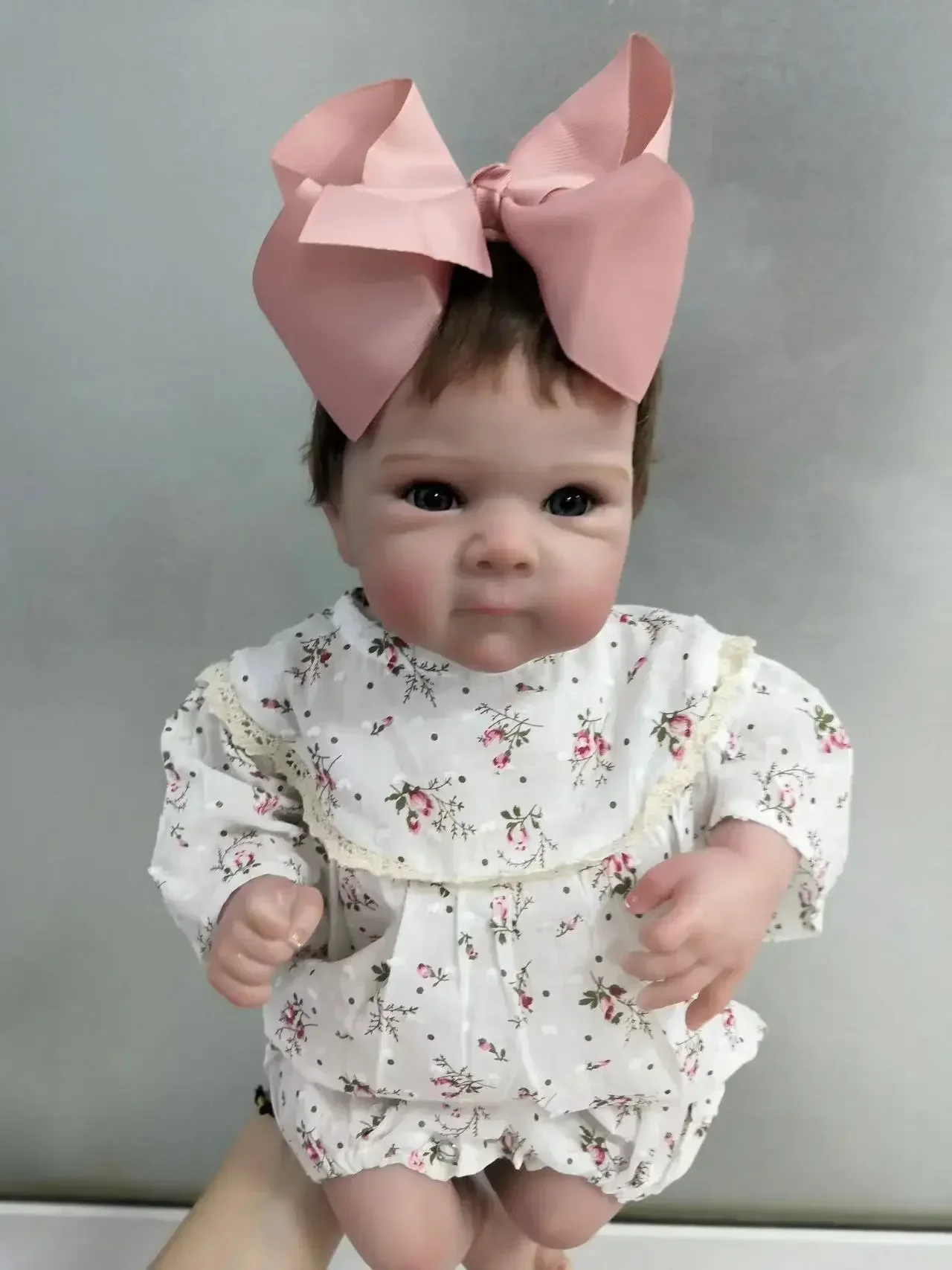 

Bettie 18‘’ Newborn Baby Reborn Doll Lifelike Soft Touch Cuddly Baby Multiple Layers Painting 3D Skin with Visible Veins