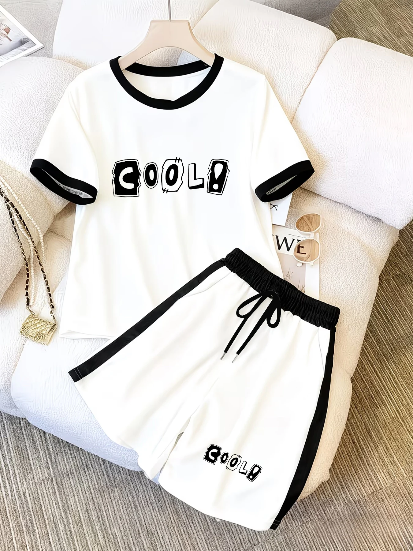 Trendy and Cool Personalized Letter Theme Cool! Cartoon Letter Print Women's Three-Piece Set: Short-Sleeve T-Shirt, Shorts, and Long Pants Casual Sports Outfit for Summer, Suitable for Daily Commuting, Shopping, Home Wear, and Versatile for Multiple Occasions, Casual and Versatile Women's Set.
