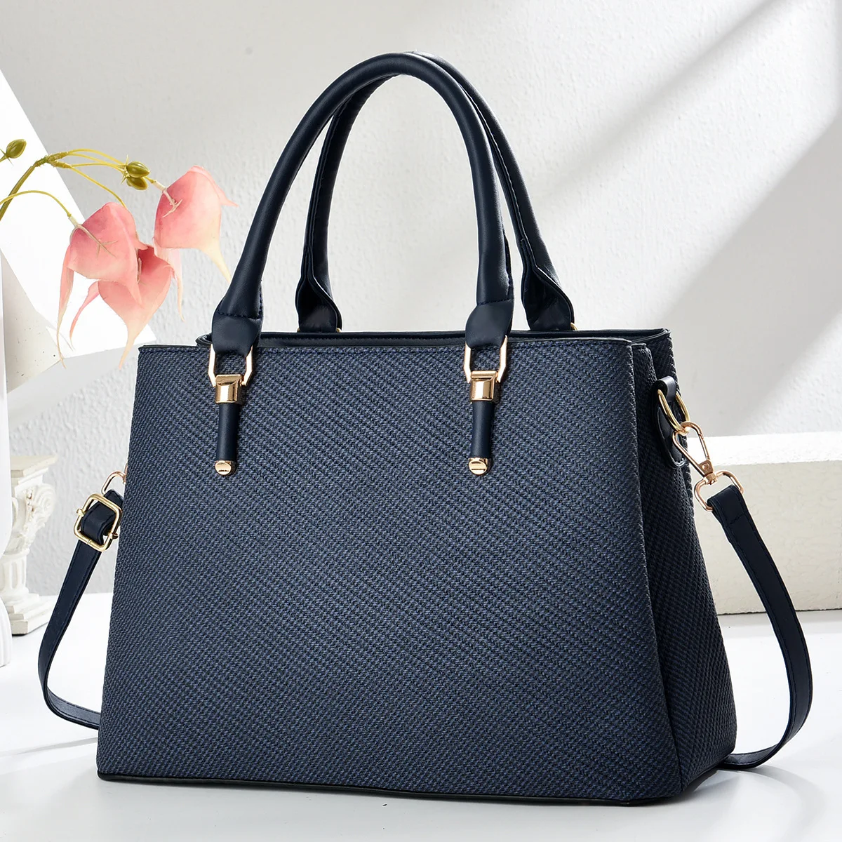 

Minimalist Large Capacity Handbag Commuting Daily Crossbody Women 2025 Fashion Versatile Shoulder Bag
