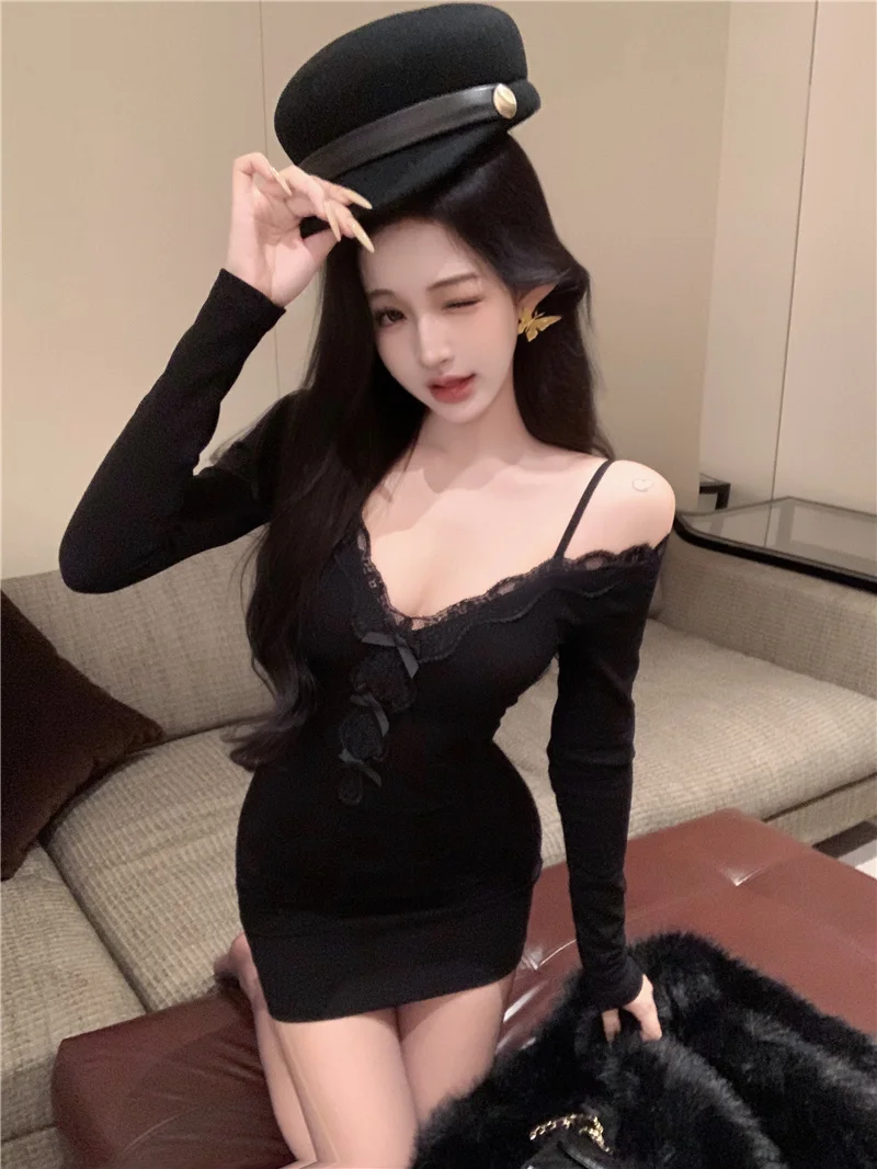 

2025 Spring New Women Black V Neck Long Sleeve Dress Sexy Lace Patchwork Skinny Short Package Hip Skinny Knit Dresses Female
