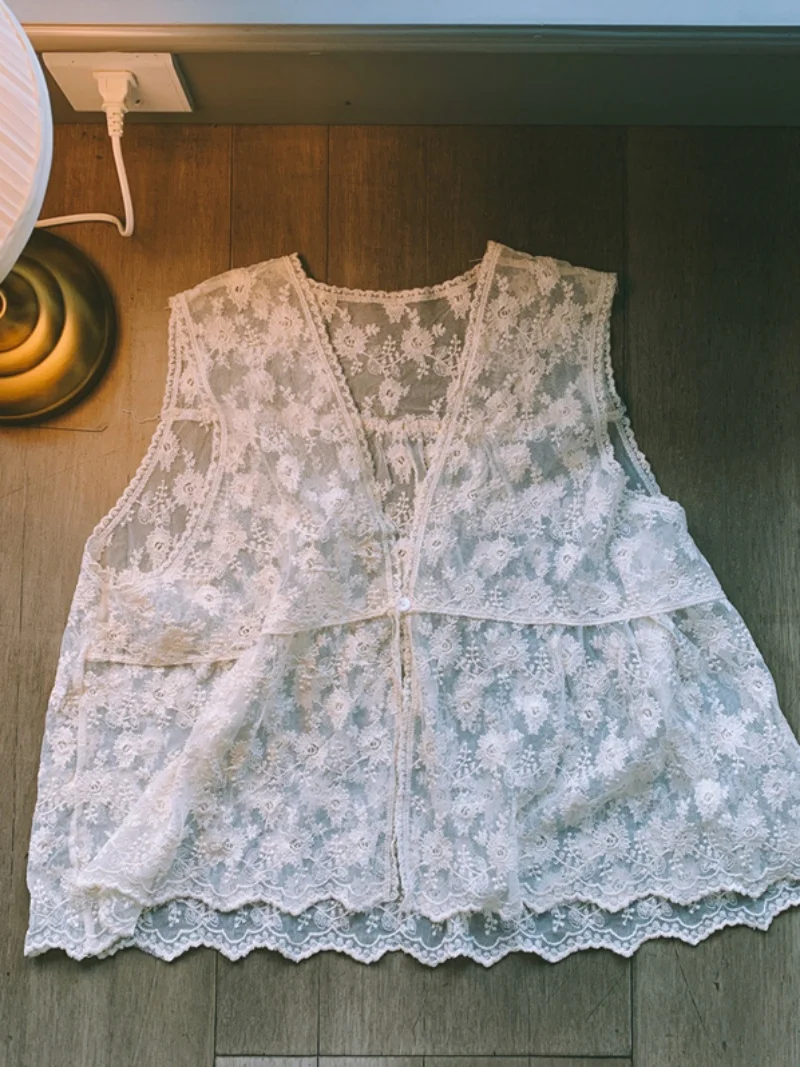 Retro Lace Vest Top Women's Thin Sleeveless Outerwear Sweet Girl Feeling No-Sleeve Shirt Cover-Up Fashionable Commute Style