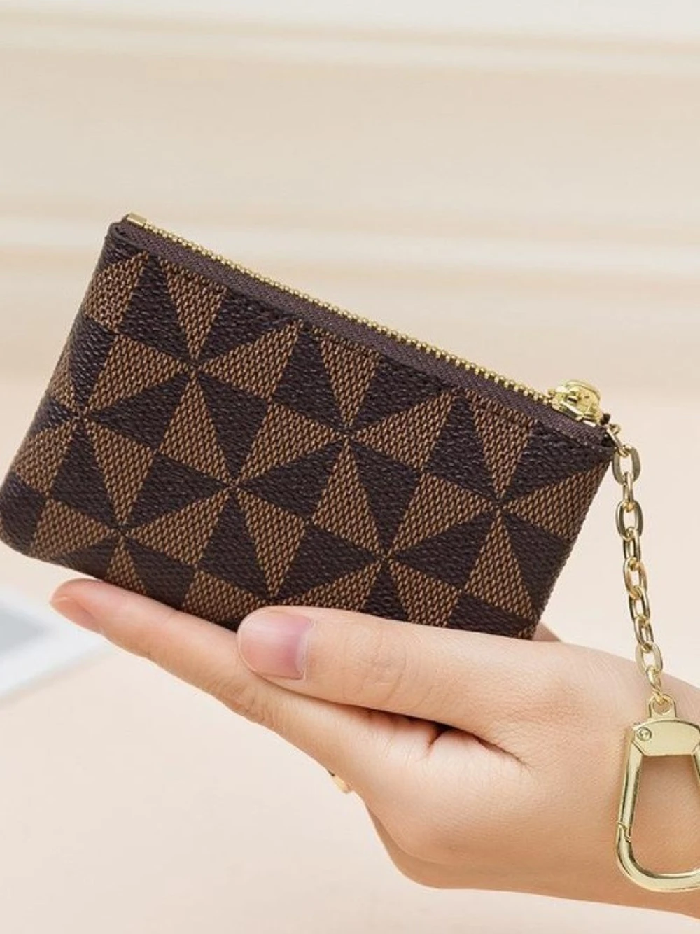 Dompet koin gaya baru, tas gantung kecil berhias logam, tempat kunci, tempat kartu mini bermotif sederhana