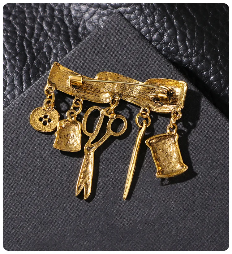 Manufacturer's direct supply of retro tailoring thread, scissors, buttons, tools, clothing, brooches, accessories