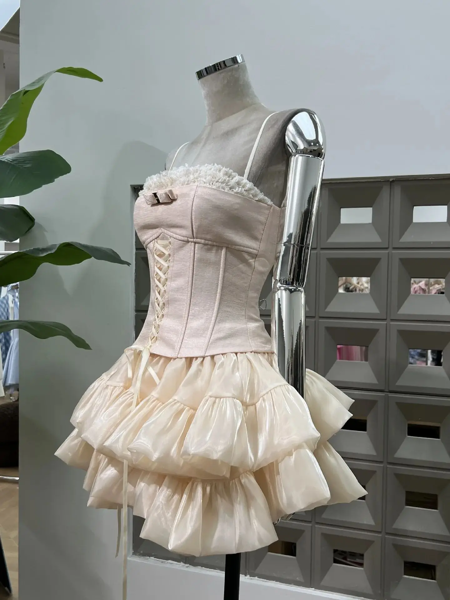 Ensemble deux pièces élégant en dentelle pour femmes, col carré, sans manches, gilet avec nœud papillon, tenue douce, jupe, robe de Banquet, nouvelle collection été