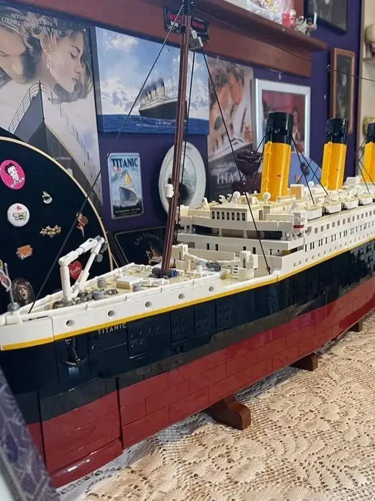 

Титаник 10294, гигантский круизный корабль, модель строительных блоков, классическая коллекция фильмов, сложная сборка, игрушки, подарки на Рождество и день рождения