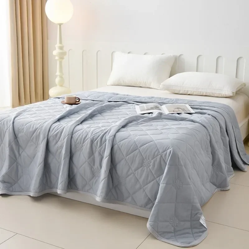 Popular ice cream cool silk solid color summer quilt cool and comfortable summer single summer quilt feel comfortable