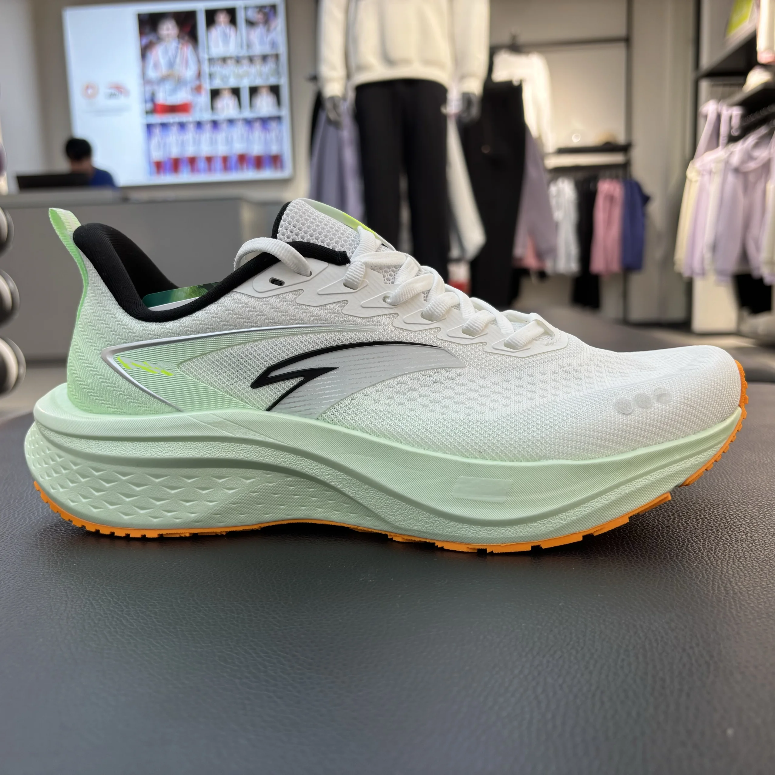 

h 5 SE PG7 Men's Running oes o Absorption Wear-Resistant Sports Mid-Term Exnation Fitn oes 255582