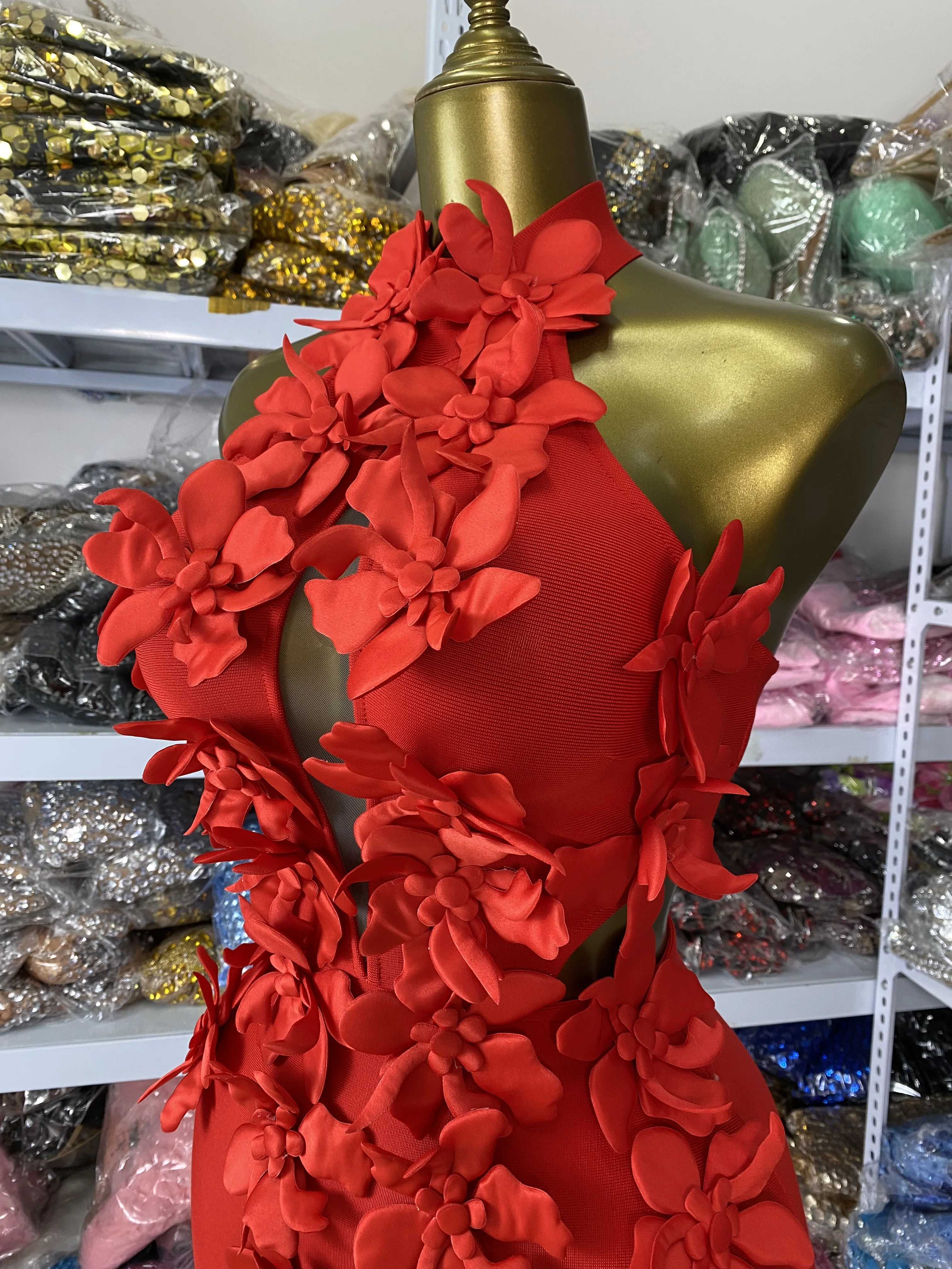 مصنع الجملة ضمادة اللباس النساء الأحمر يزين قطع الزهور مفتوحة الساق طويلة عيد ميلاد المشاهير مساء نادي حزب فساتين