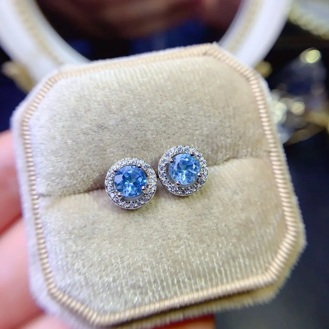 Natural Swiss blue topaz stud earrings inlaid with full purity, small and exquisite temperament women's models
