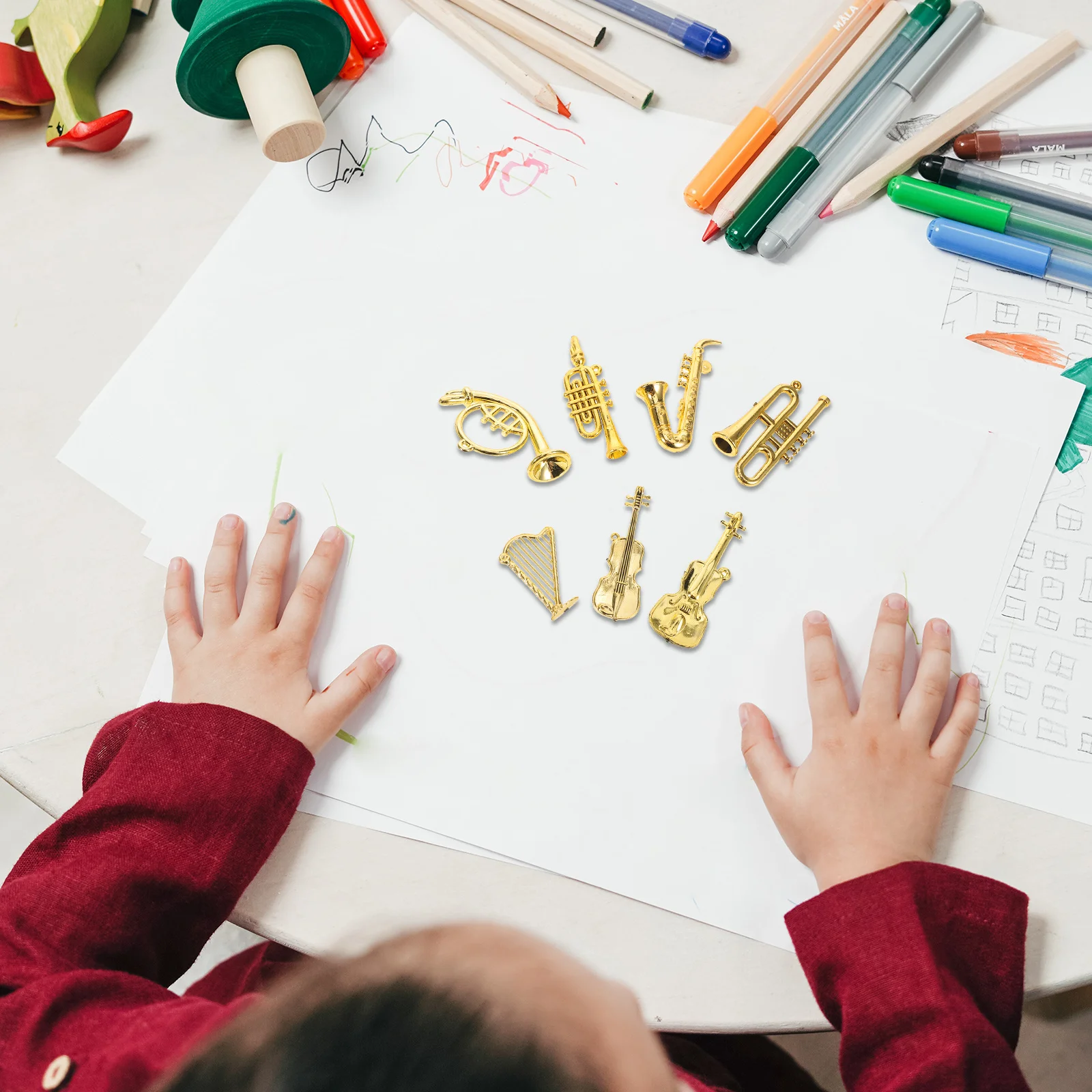 35 قطعة مجموعة أدوات الموسيقى المصغرة مجموعة الحلي الموسيقية الصغيرة لبيت الدمى ديكور المنزل جيتار صغير الكمان البوق