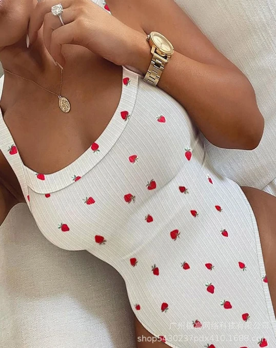 

Women's Summer Jumpsuit, Tight Fitting, Fashionable, Casual, Home Suspender with A Leaky Chest, Sexy Strawberry Print Jumpsuit