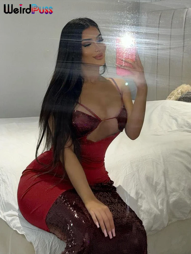 فستان نسائي غريب مزين بالترتر ومزين بقطع القماش مثير مجوف ورقبة منخفضة محب بدون أكمام وظهر كلاسيكي وشقوق متباينة طويلة