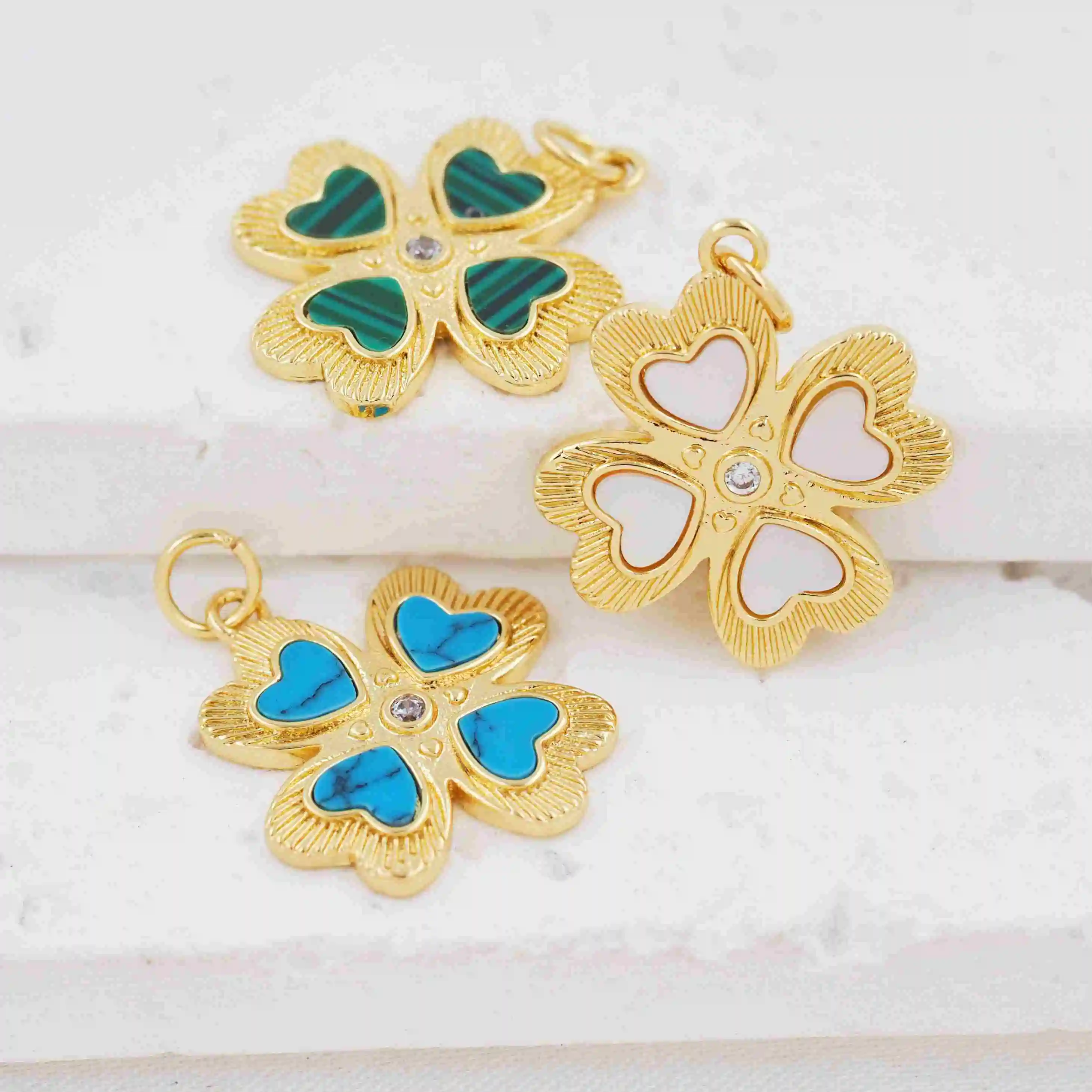 New Four Leaved Clover Jewelry Pendant Copper Embed Shell Stone Luck Clover Charms Pendant Four Leaf Clover DIY Necklace Jewelry