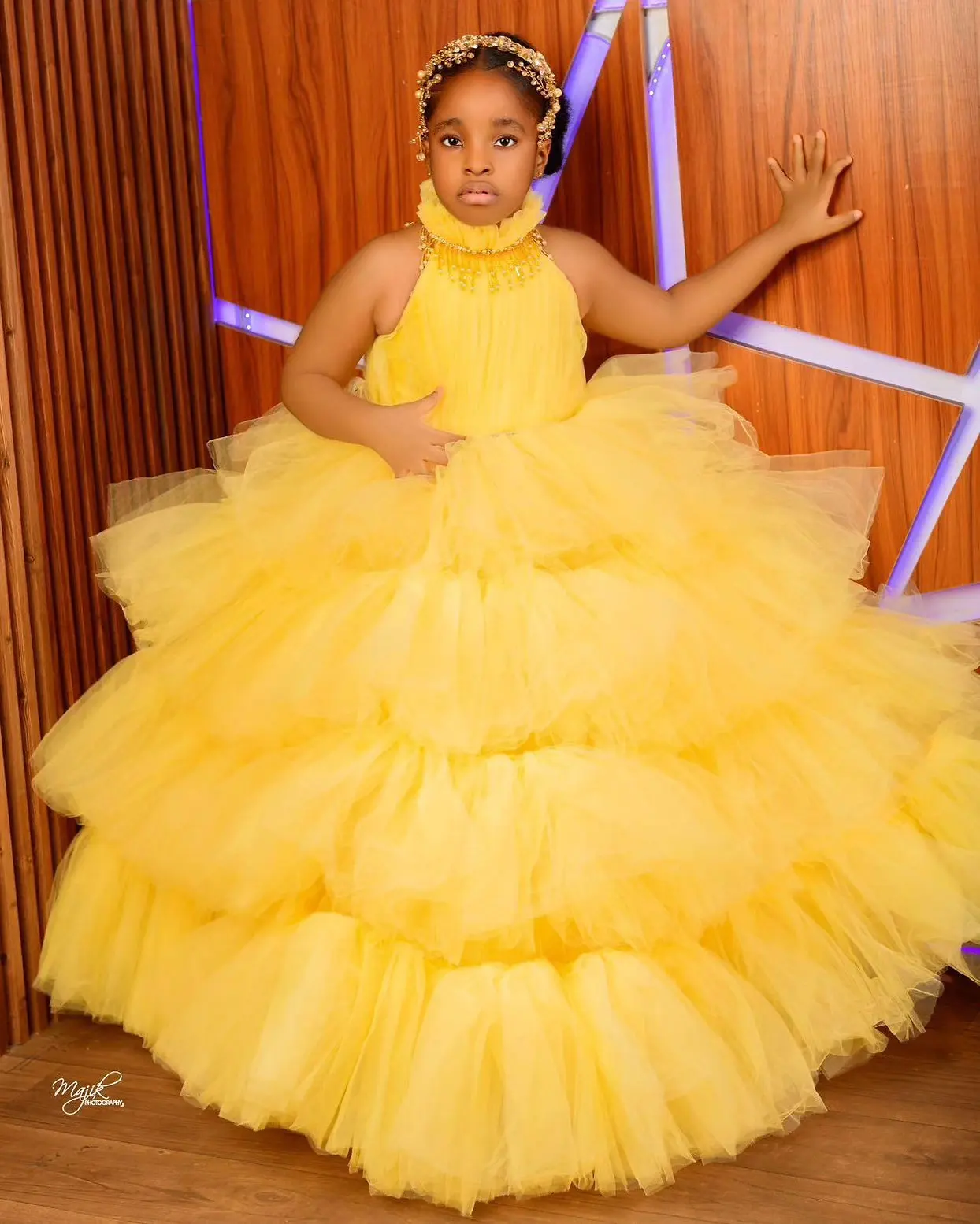 

High Neck Yellow Girls Pageant Dresses Tiered Ruffles Sleeveless Children Birthday Gowns Floor Length Kids Photography Dresses