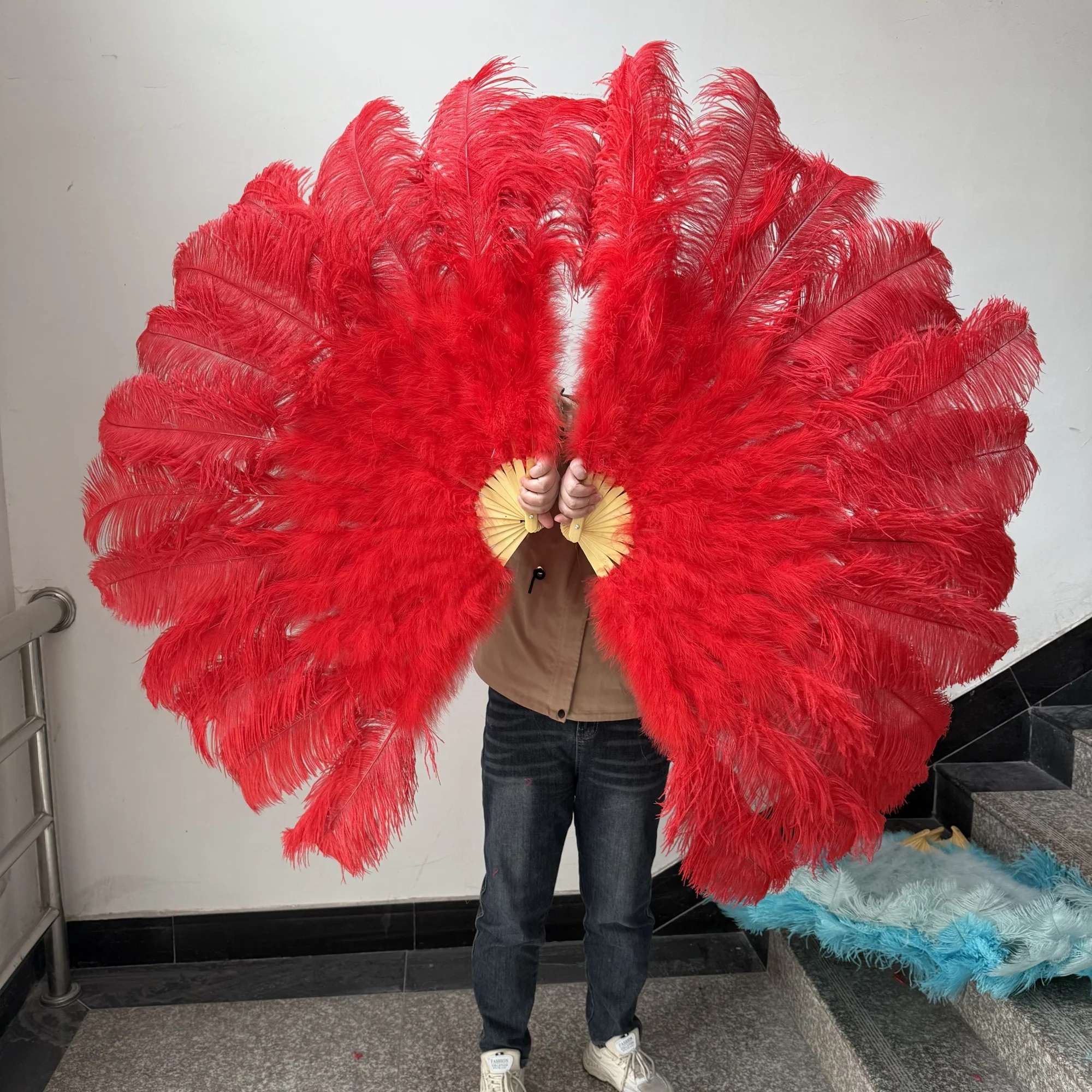 Wholesale 13Bones Fluffy Ostrich Feather Fan for Dancing Performance Feather Fan 100cm 130cm High Quality Large Red Plumas Fans