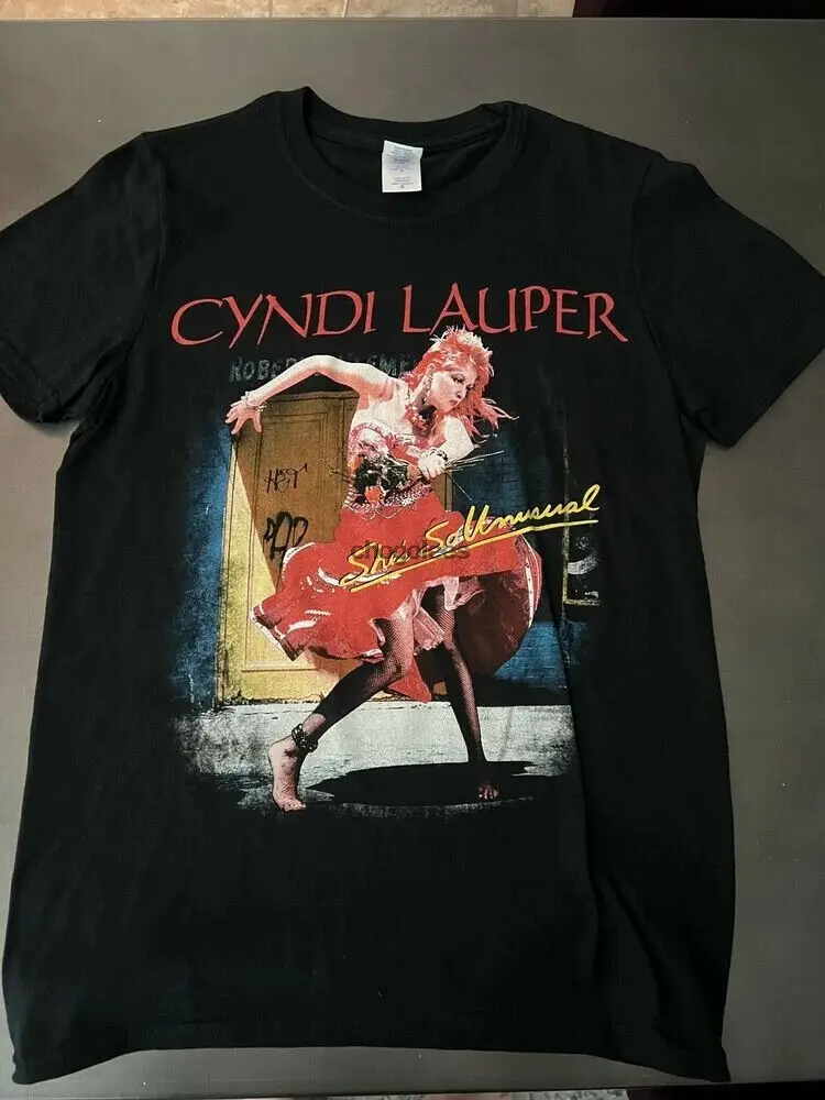 

Cyndi Lauper T-Shirt 2013 She’s So Unusual Anniversary Tour Size S NewUnworn