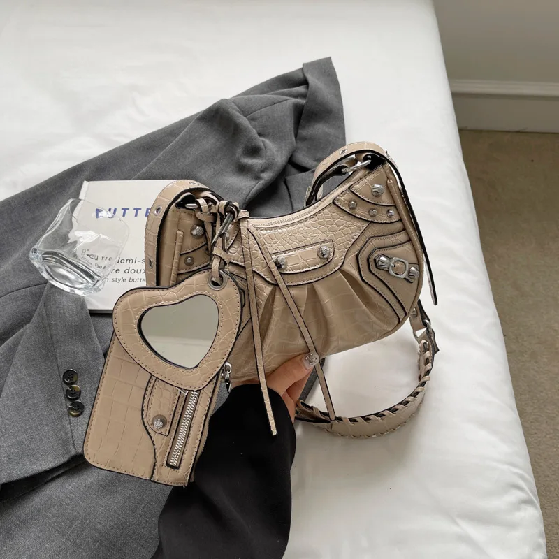 حقيبة ظهر للأطفال مكونة من ثلاث قطع من جلد التمساح عالي الجودة بتصميم كلاسيكي متقاطع للدراجة النارية.