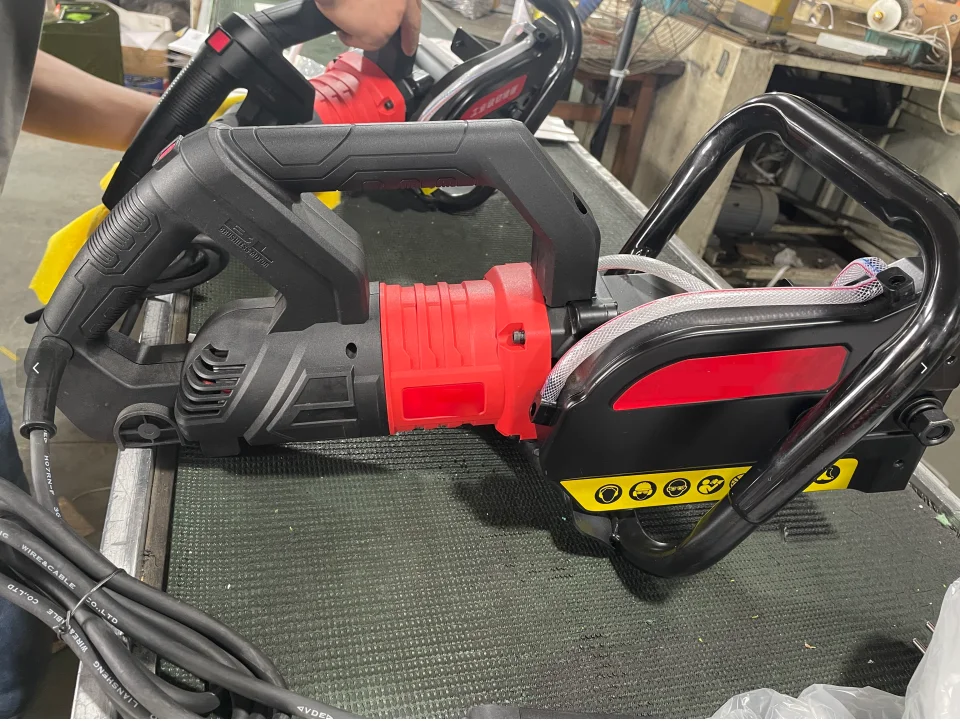 220V Diamond Chain Saw with Diamond Chain Steel Concrete Cutting Hand Chainsaw Machine OEM Power Wall Saw