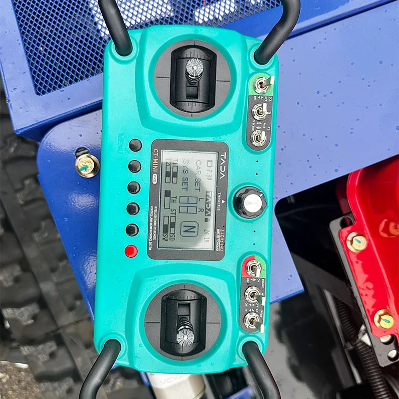 

Customizable small mobile lawnmower robots made in China, equipped with a tracked wireless remote control, suitable for home and