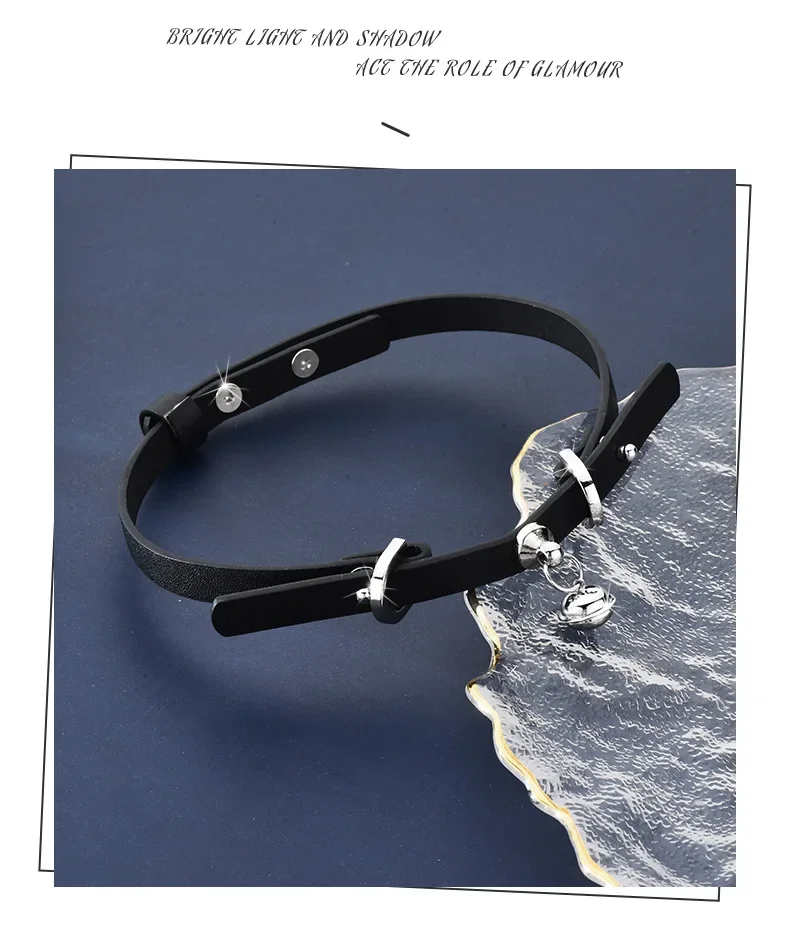 ファッショナブルなオーダーメイド鎖骨チェーンネックストラップ、リバースループダブルイヤークロック本革首輪、興味深いレザーベルト