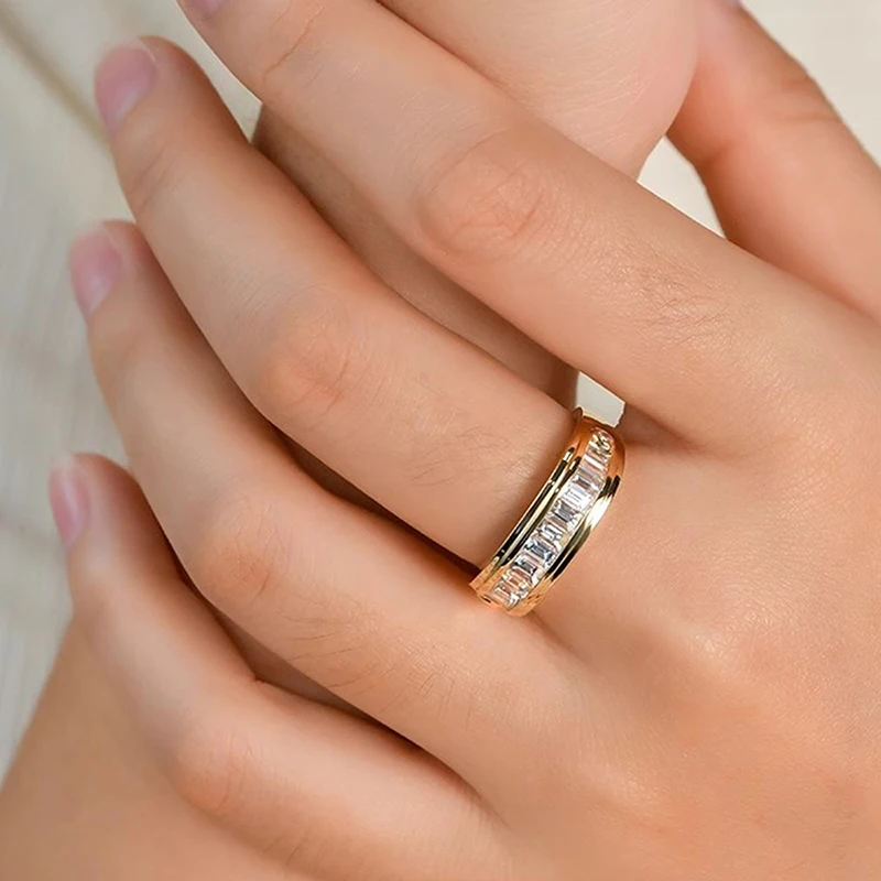Huitan Fashion Gold Color Proposal Ring Bridal Wedding Band Jewelry with Brilliant Zirconia Luxury Versatile Finger Accessories
