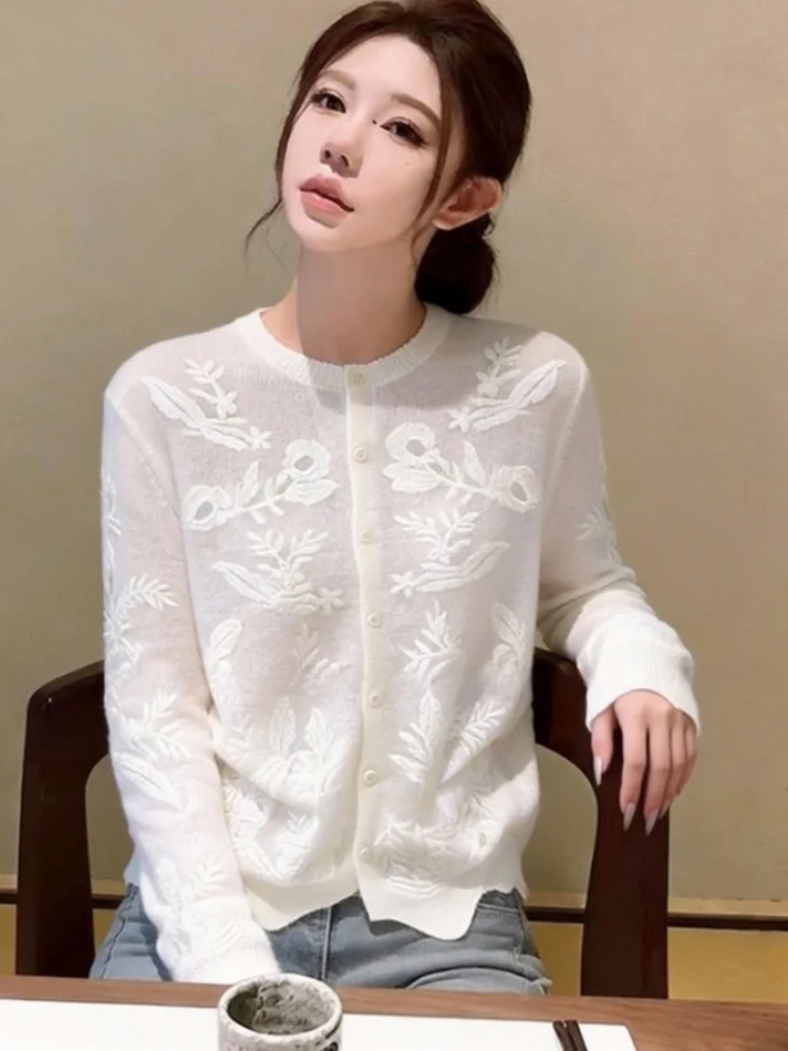 

Вязаный кардиган Ele с длинными рукавами и круглым вырезом, женский, белый, с цветочной вышивкой, плотной текстуры, мягкий, для весны и осени