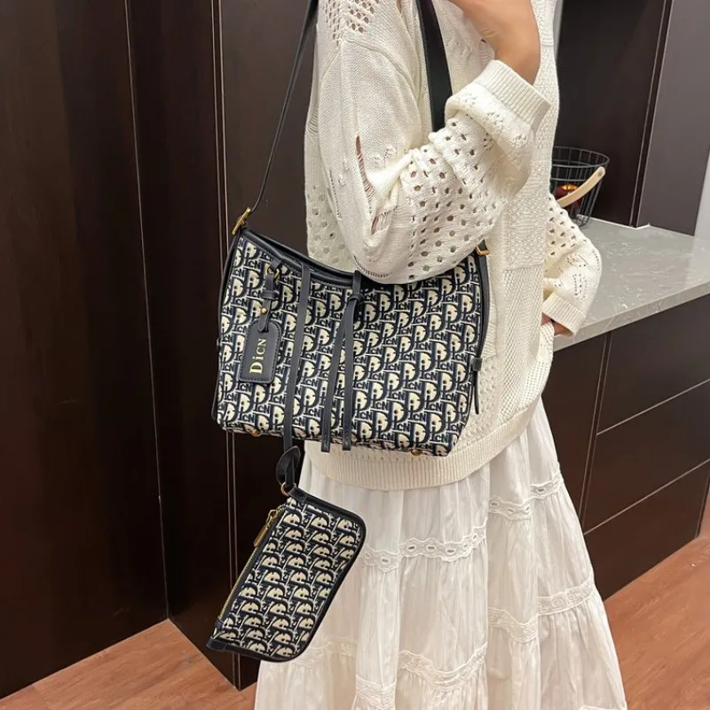 

Ladies Classic Crossbody Bag Denim Wash Casual Style Stylish For Weekend Getaways And Casual Outings Adult