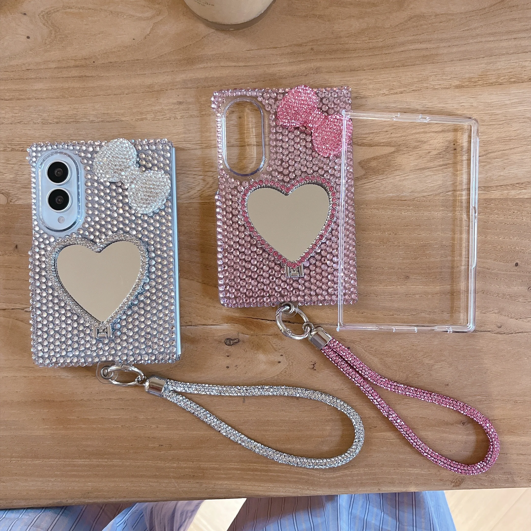 Luxury Bling Phone Case For Samsung Galaxy Z Fold8 Ultra Fold7 Fold6 Fold5 Fold4 Protective Cover With Rhinestone Wrist Chain