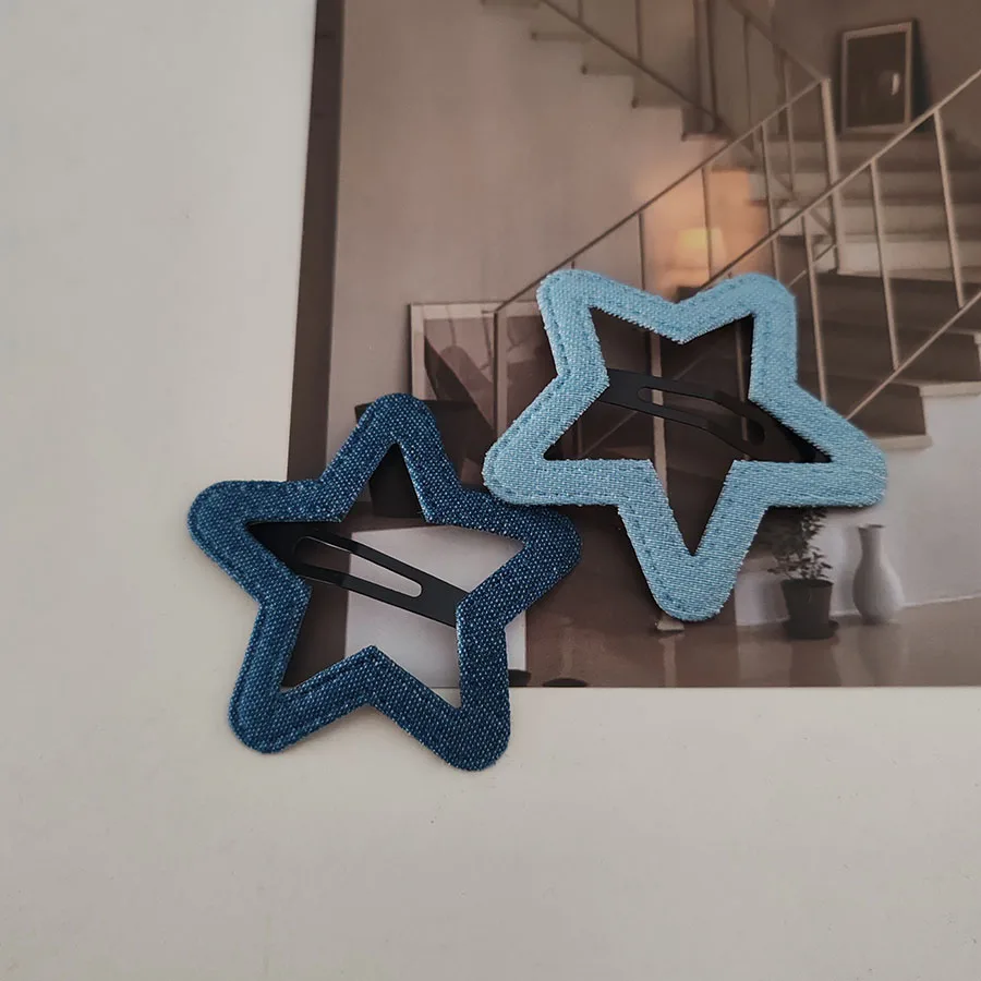 2-teiliges Denim-Samt-Haarspangen-Set für Frauen und Mädchen, Rote Herz- und Stern-Seitenclips, Modische Haaraccessoires – Detail 8