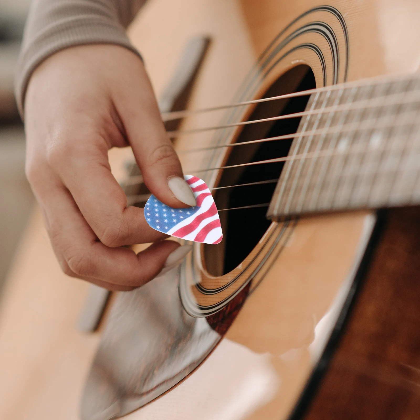 

25Pcs Guitar Picks Folk Electric Guitar Plectrums Smooth Lightweight Portable for Stringed Instruments Practice Performance