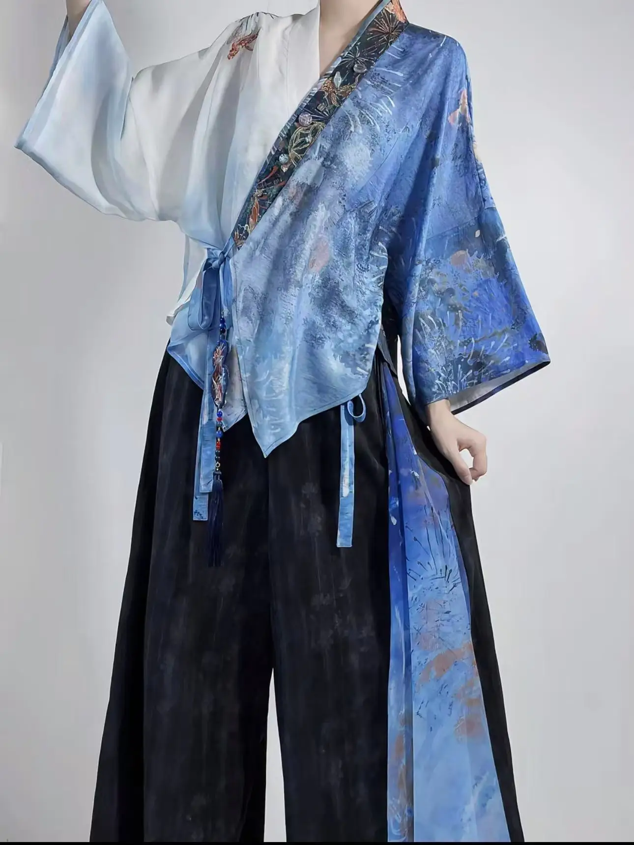 젊은 감각의 오리지널 한복 남녀 수묵화 자수 크로스 칼라 수트 트렌디하고 멋진 할로윈 코스프레 의상