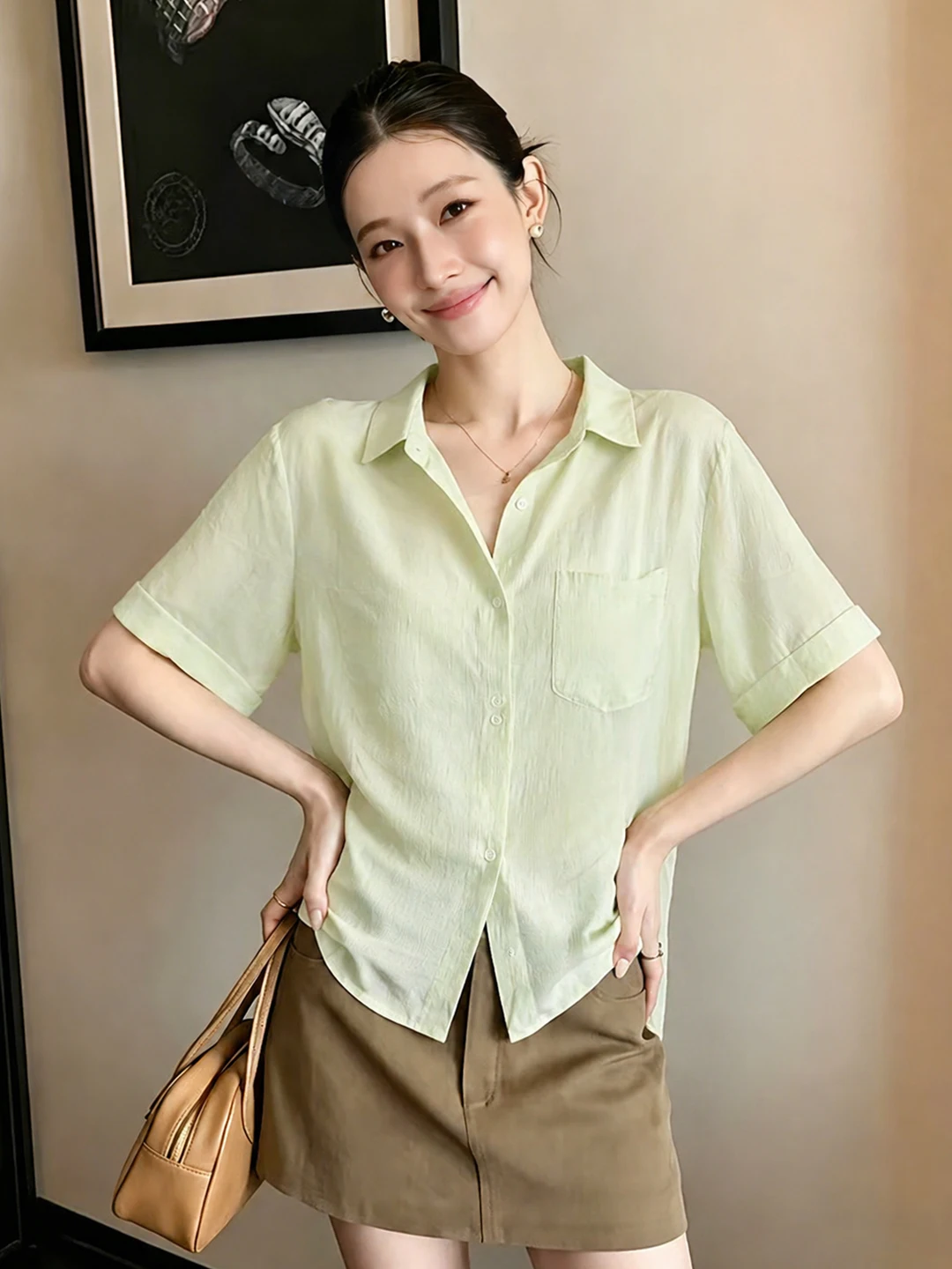 

Green Fashionable Soft Loose Short Sleeve Shirt Lightweight Commute Design Sensation Small Collar Top for Summer 2026