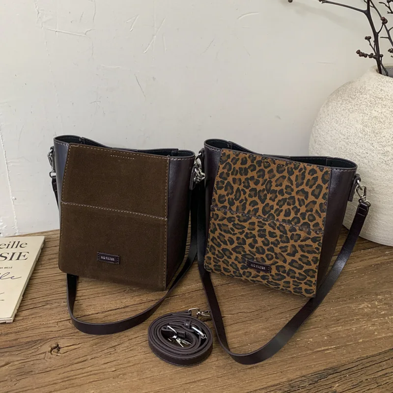 

New Fashionable Crossbody Bags Women Leisure Shoulder Bags Comfortable and Versatile Texture Bucket Bag Soft Matte Leopard Print